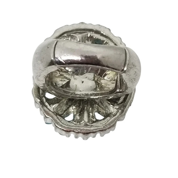 VINTAGE SILVERTONE STRETCH COCKTAIL RING WITH BLUE & WHITE RHINESTONES - Picture 5 of 5